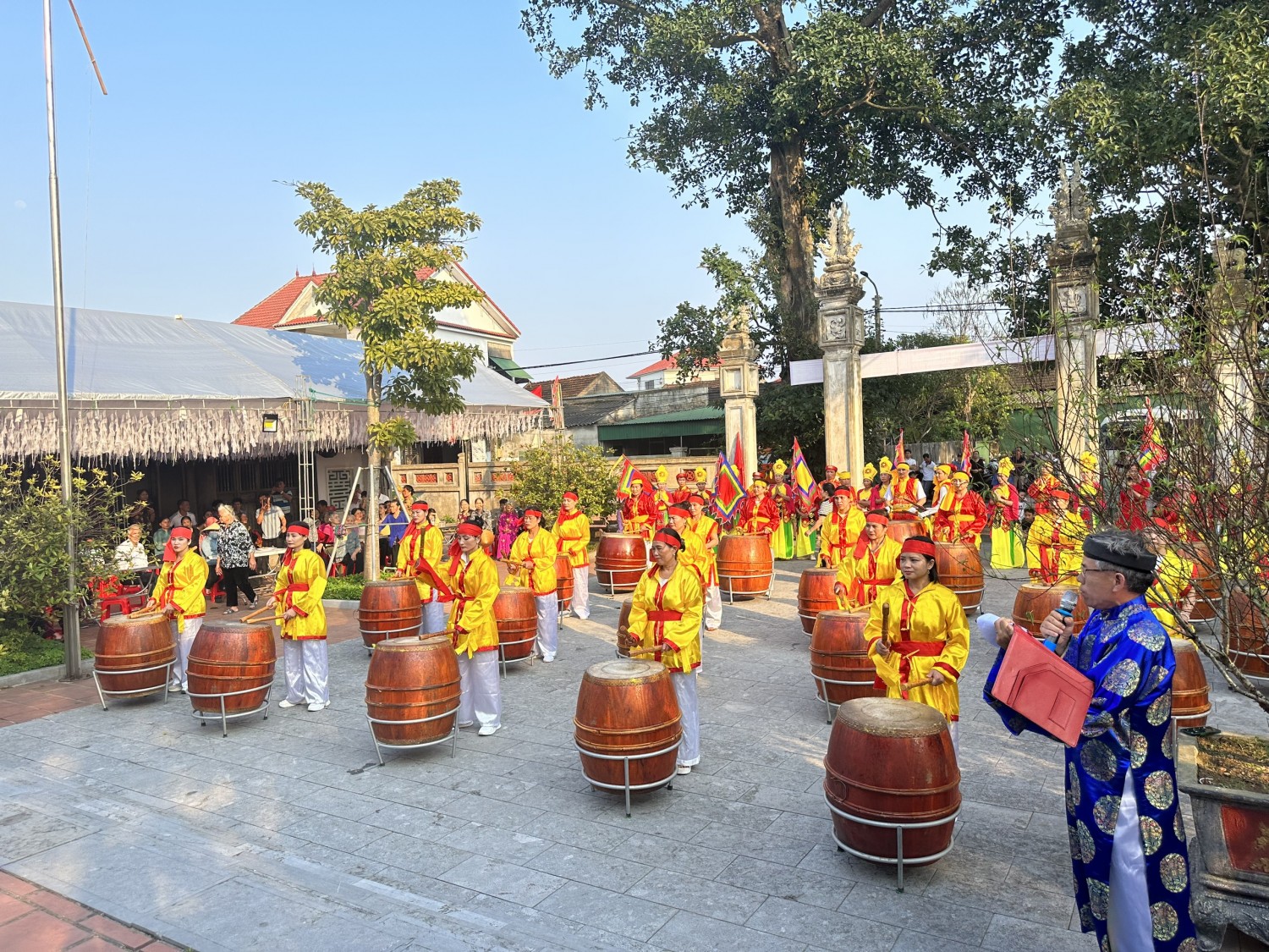 MÀN HỘI TRỐNG TẠI LỄ GIỔ VUA MAI HẮC ĐẾ NĂM GIÁP THÌN