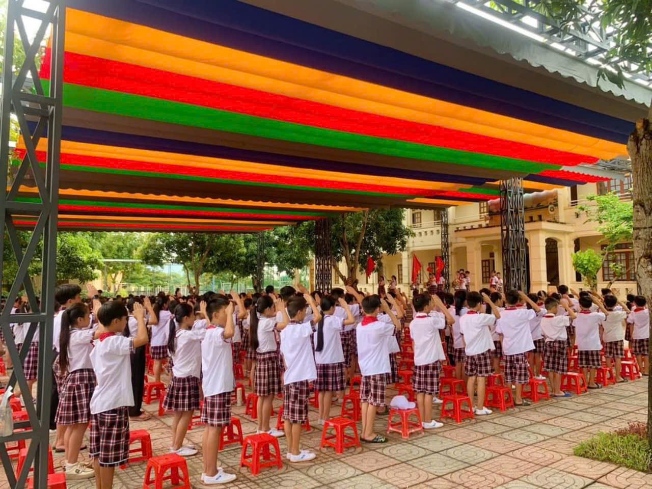 MỘT THOÁNG SÂN TRƯỜNG TIỂU HỌC MAI PHỤ TRONG NGÀY CHÀO CỜ ĐẦU TIÊN CỦA NĂM HỌC MỚI 2024-2025